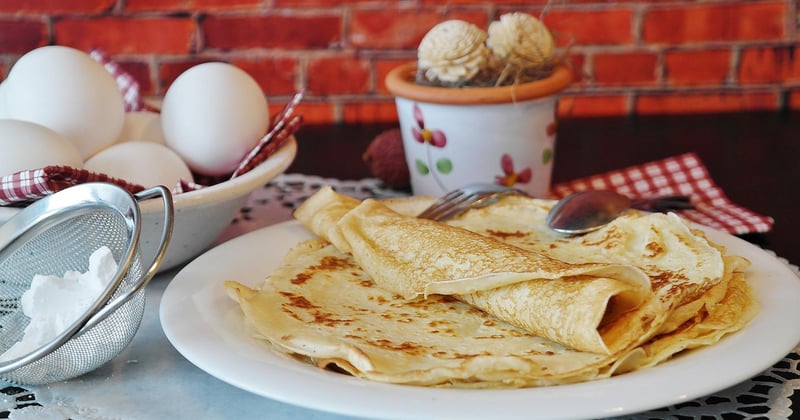Crêpière ou poêle : laquelle choisir pour des crêpes parfaites ?